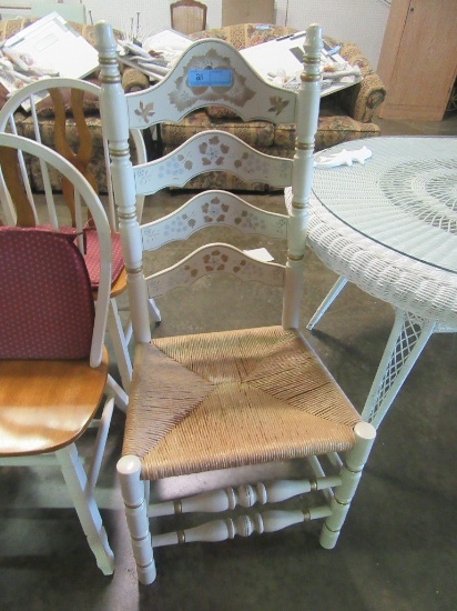 WOVEN SEAT LADDER BACK CHAIR