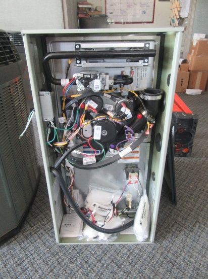 TRANE FURNACE UNIT (POSSIBLE PARTS MISSING)