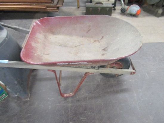 TRUE TEMPER WHEELBARROW