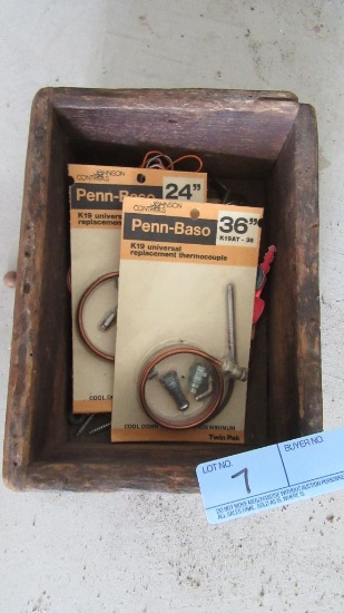 2 THERMOCOUPLES WITH WOODEN BOX AND KEYS