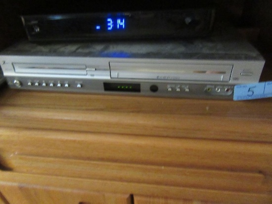 VHS DVD PLAYER