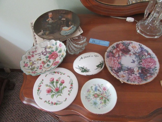 ASSORTED PLATES BY AYNSLEY, STAFFORDSHIRE, KNOWLES, ETC