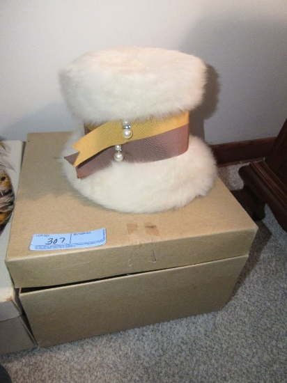 VINTAGE HAT WITH BOX