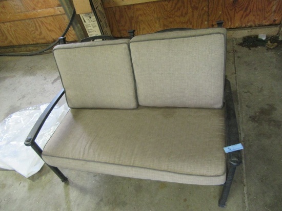 HAMPTON BAY 2 PERSON OUTDOOR LOVESEAT