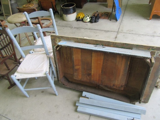 PAINTED WOOD TABLE WITH 2 WOVEN SEAT CHAIRS