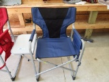 FOLDABLE CHAIR IN BLUE
