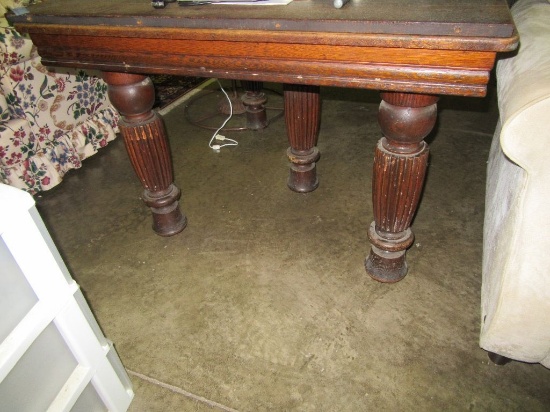 VINTAGE OAK TABLE WITH THREE LEAVES