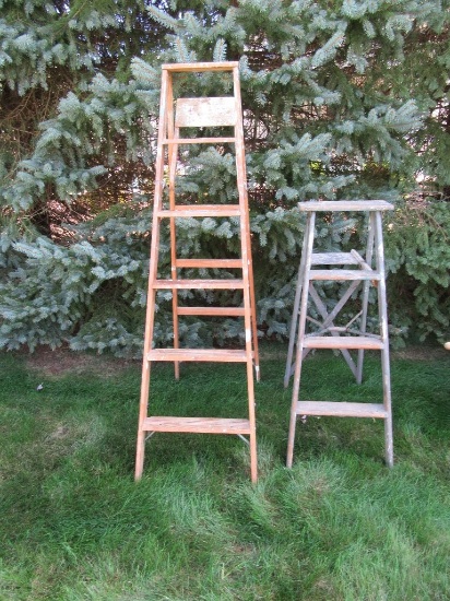 4 FT AND 6FT WOODEN LADDERS