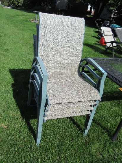 4 GREEN PATIO CHAIRS AND TABLE