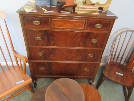 CHEST OF DRAWERS