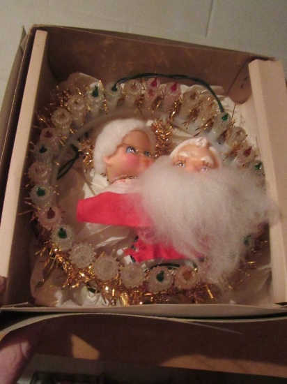 MR AND MRS SANTA CLAUSE WREATH OF SPINNING LIGHTS