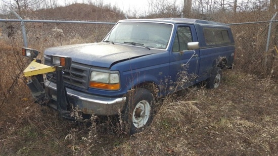 1994 FORD F-250 4X4.  59792 MILES. VIN #  2FTHF26H5RCA38999. THIS TRUCK HAS