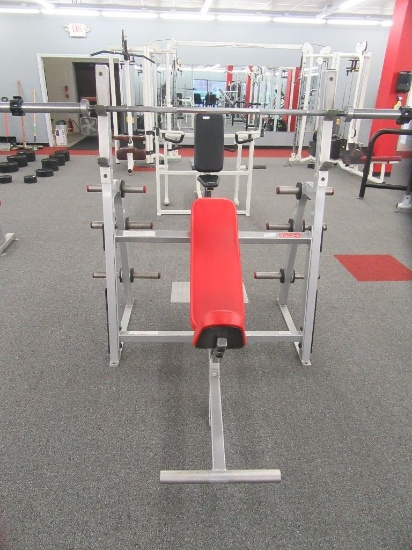 STAR TRAC ANGLED BENCH PRESS WITH BAR