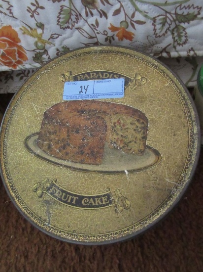 PARADISE FRUIT CAKE TIN FILLED WITH WHITE BUTTONS