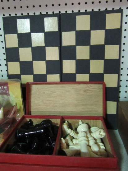 STAUTON VARSITY CHESS SET