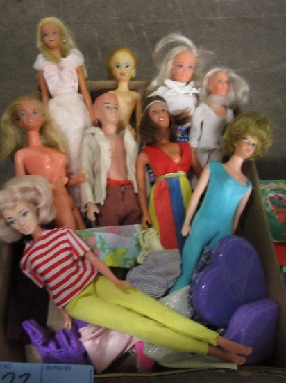 ASSORTMENT OF BARBIES AND OTHER DOLLS