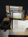2 GRAY LAB TIMERS AND SAUNDERS 11-IN BY 14-IN ENLARGING EASEL