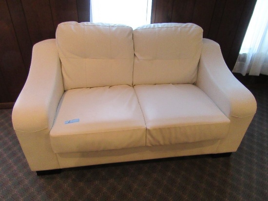 FAUX LEATHER-LIKE WHITE LOVESEAT