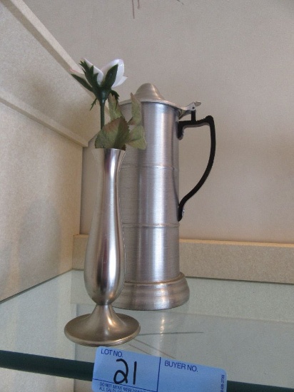 VASE & MADE IN HOLLAND PEWTER STEIN. SMALL PUNCTURE HOLE .