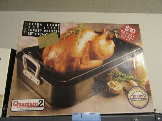 QUANTUM 2 EXTRA LARGE NON-STICK TURKEY ROASTER. 18 IN BY 13-1/2 INCH BY 3-1