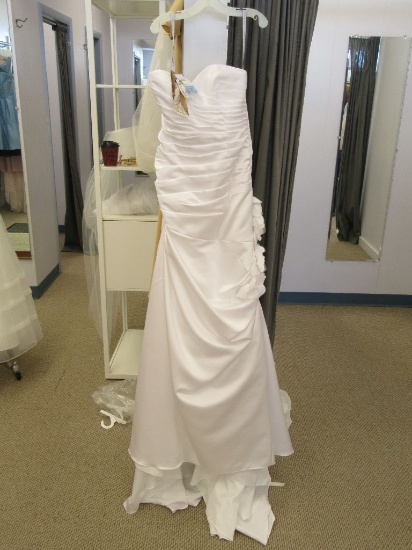 2444 BRIDAL GOWN, WHITE, SIZE 2. RETAIL $495