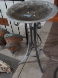 BIRD BATH WITH METAL STAND