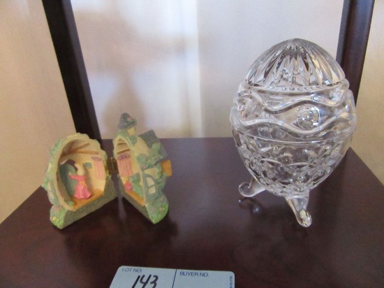 GLASS EGG CONTAINER AND EGG THAT OPENS WITH VARIOUS SCENES