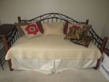 DAYBED/TRUNDLE BED