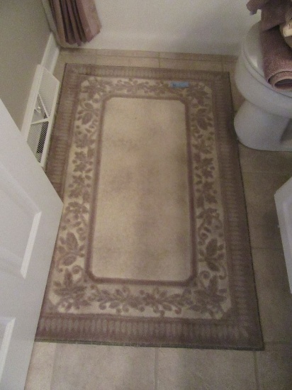 BEIGE AND BROWN THROW RUG