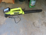 RYOBI 18 V LITHIUM BLOWER WITH CHARGER