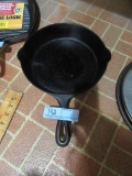 FAVORITE FIQUA WARE NUMBER 8 SKILLET