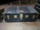 STEAMER TRUNK WITH INSERT