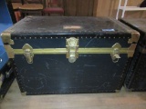 STEAMER TRUNK WITH INSERT