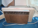 WHIRLPOOL WINDOW AIR CONDITIONER