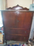 MAHOGANY CHEST