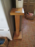 WOOD PEDESTAL