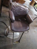 STYLIST CHAIR