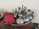 ASSORTMENT OF PEWTER PIECES AND TRAY