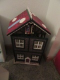 WOODEN ANIMATED CHRISTMAS HOUSE