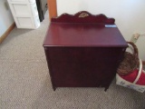LINEN BOX WITH ASSORTED LINENS