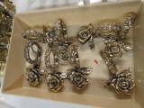 METAL FLORAL NAPKIN HOLDERS