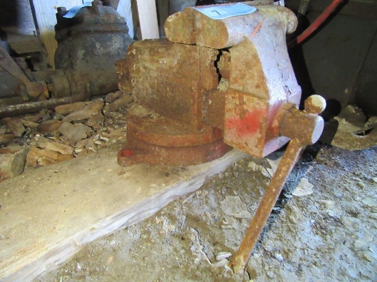OLYMPIA NUMBER 6 VISE