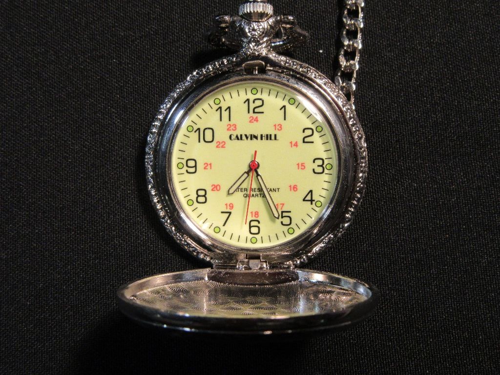 CALVIN HILL WATCH, POCKET KNIFE, AND KEYCHAIN SET | Proxibid display picture 3