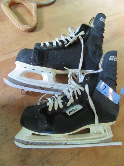 BAUER ICE SKATES. NO SIZE