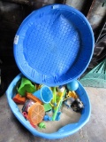 2 KIDDIE SWIMMING POOLS AND SAND TOYS
