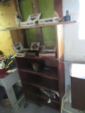 4 SHELVES WITH TWO CONTAINING VINTAGE CIGAR BOXES, CONTAINING NAILS CHARGER