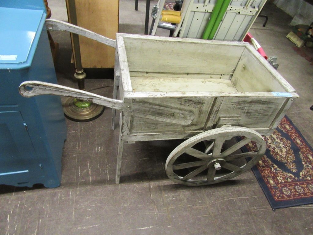 9-17-19 WRA - QUALITY HOLIDAY DECOR & FURNITURE