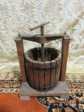 SMALL WINE PRESS