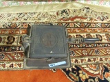 GRISWOLD AMERICAN NUMBER 11 WAFFLE MAKER