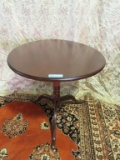 ROUND TOP PEDESTAL END TABLE
